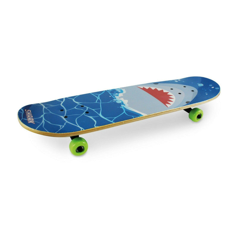 Ataque de tiburón en patineta