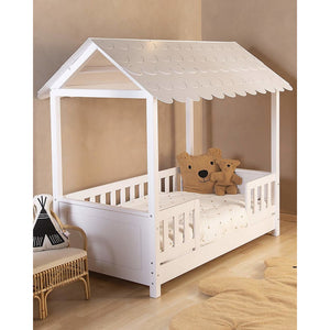 Estructura de cama con techo